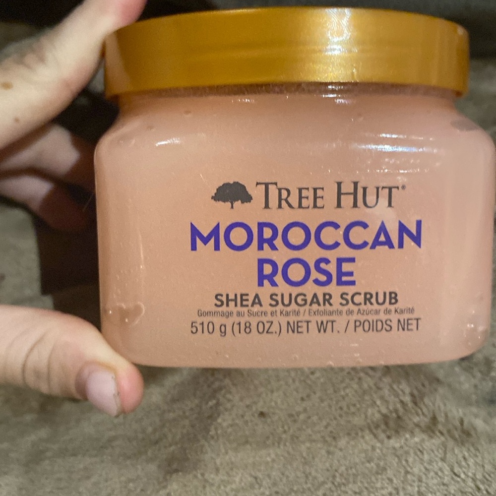 MOROCCAN ROSE TREE HUT